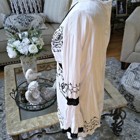 CLEARANCE /Make an offer! BEAUTIFUL Embroidered BOHO TUNIC TOP SZ L - Picture 2 of 2
